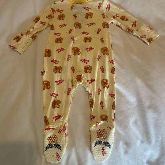 NWOT Free Birdies Footie 3-6 Months Buttermilk Pancakes & Bacon - Picture 2 of 5